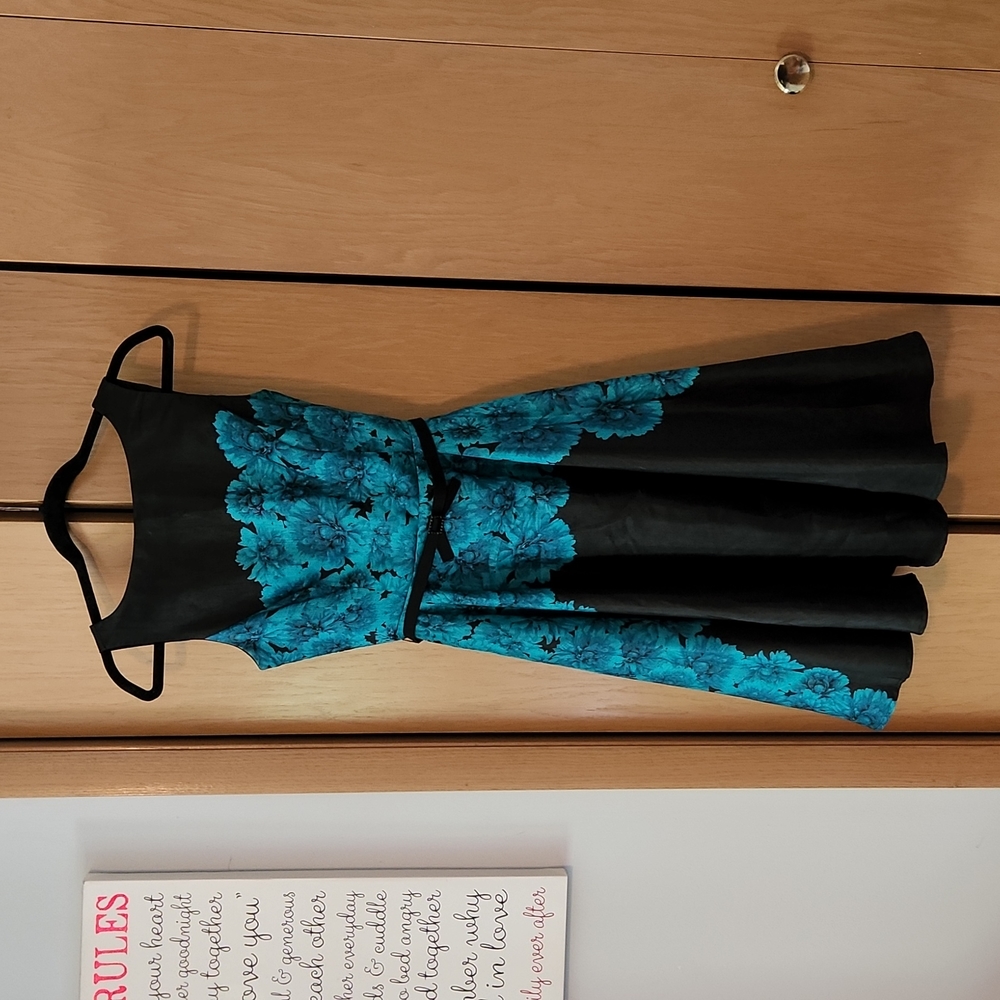 50s Style Size 4 Mid-length Flair Cocktail Dress